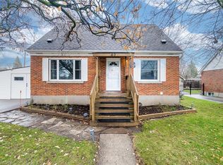 40 Ellis Cres N, Waterloo, ON N2J 3N4
