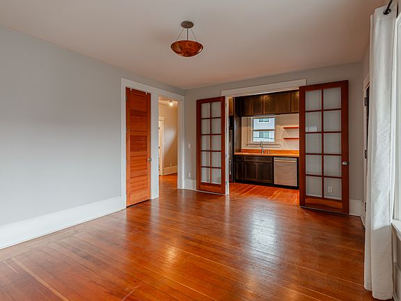 4th image of 625 Comstock St #1