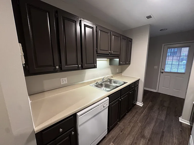 Oak Ridge Apartments — Photo 22
