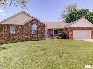 2600 Meadow Pointe Dr, Springfield, IL 62702