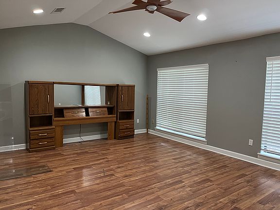 5th image of 11646 N Oak Hills Pkwy #4