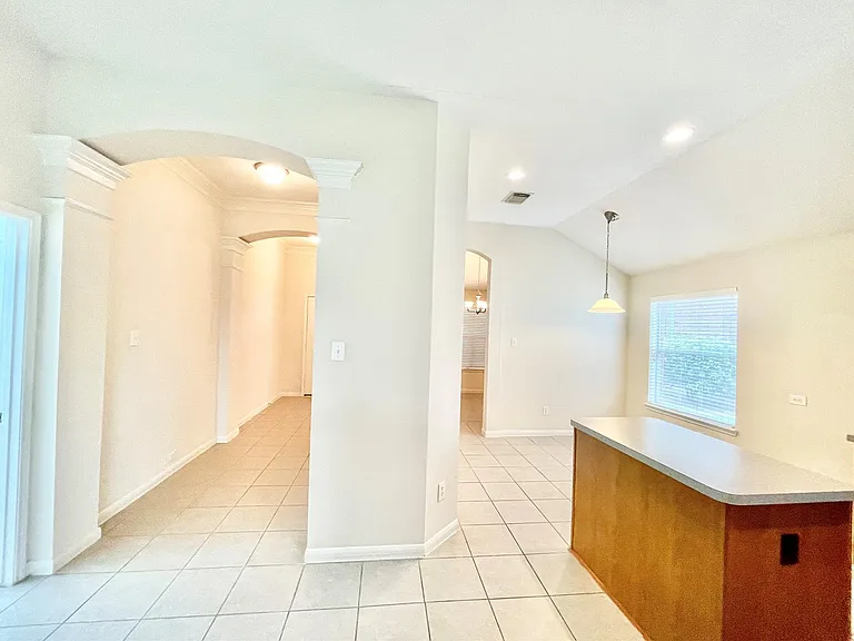 910 Pickett Hill Ln — Photo 4