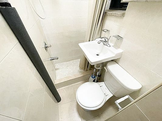 5th image of 35 Henry St #1B2