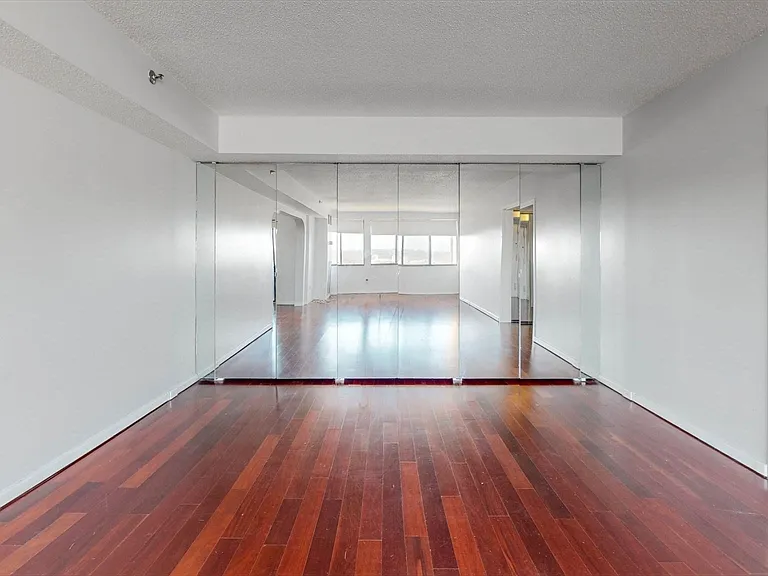 250 Hammond Pond Pkwy #1203N — Photo 10