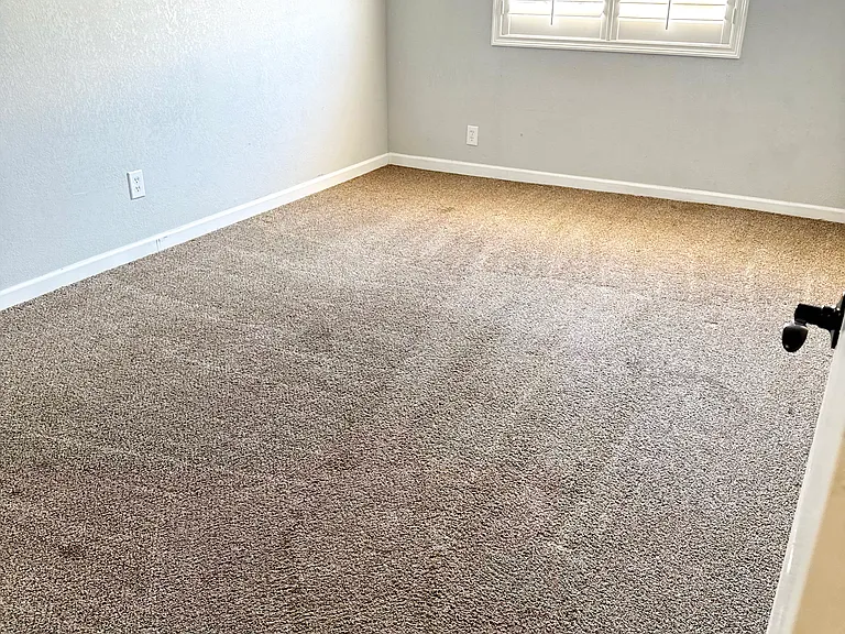1221 N 47th Pl — Photo 29