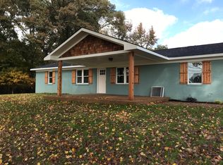 100 Cades Loop Rd, Trenton, TN 38382