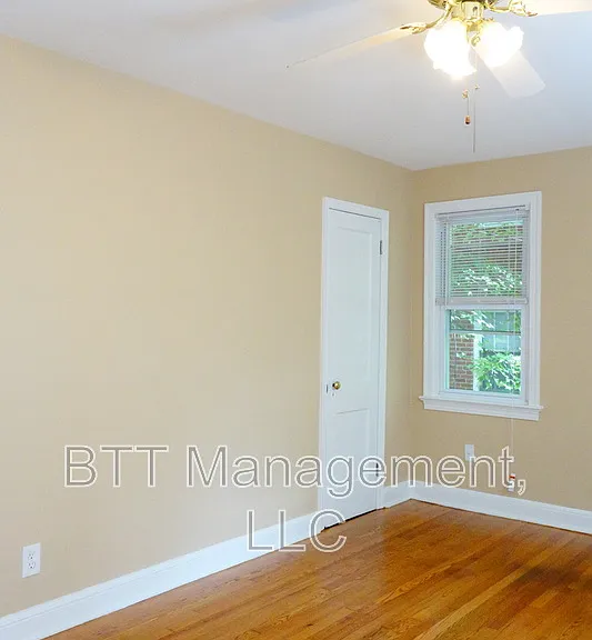 8405 Greenwood Ave #2 — Photo 8