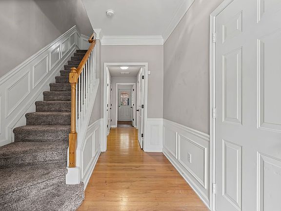 4th image of 5149 Manerdale Dr SE