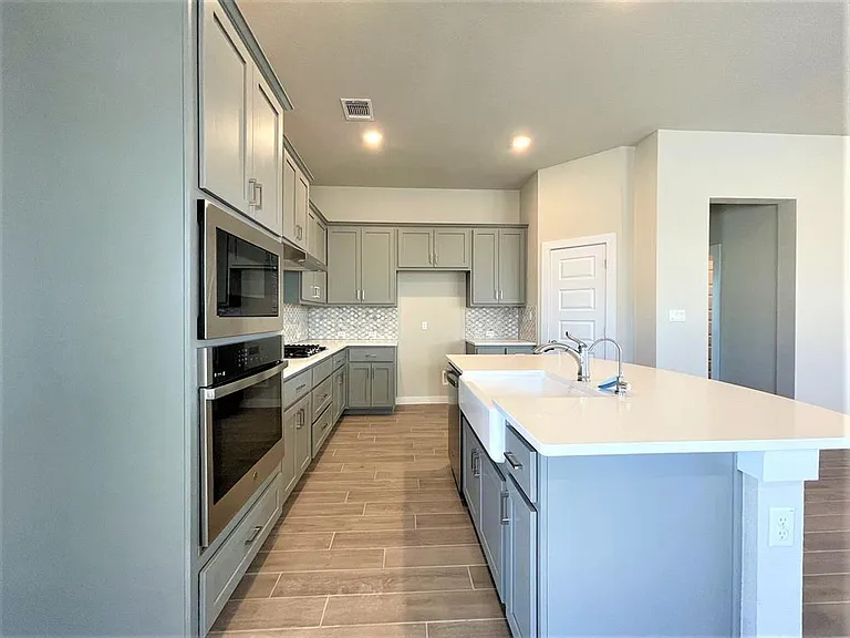 1120 Bluewood Bnd — Photo 6