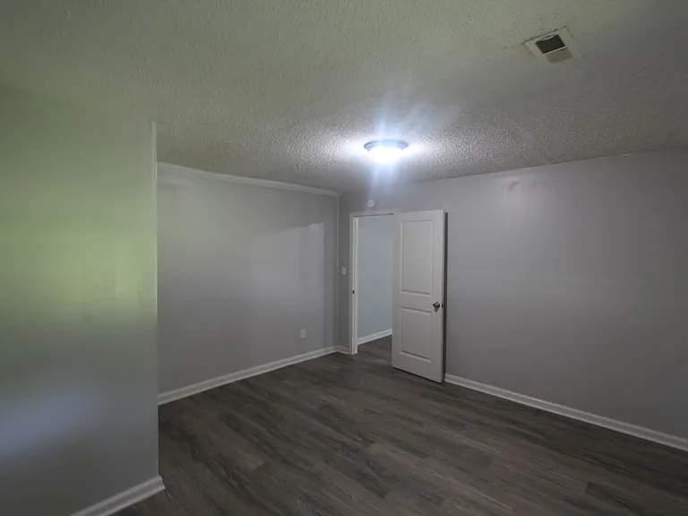 1433 Rayfield Dr — Photo 13