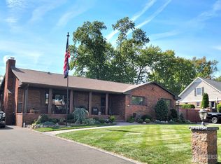 75 Highland Rd, Colonia, NJ 07067