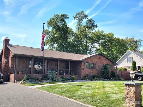 75 Highland Rd, Colonia, NJ 07067