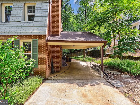 2nd image of 523 Woodland Ct NW