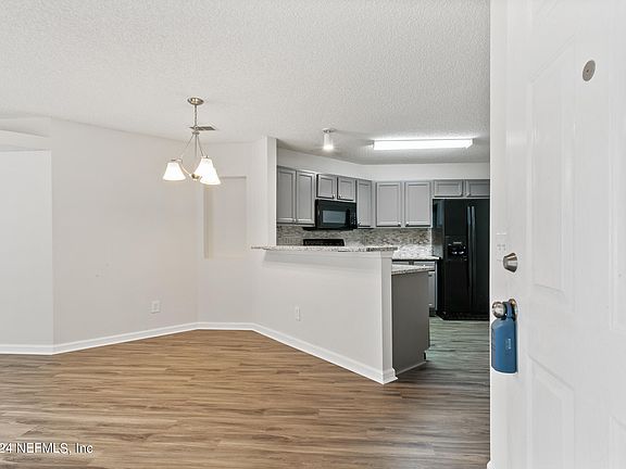 5th image of 120 SOUTHERN BRIDGE Boulevard #1