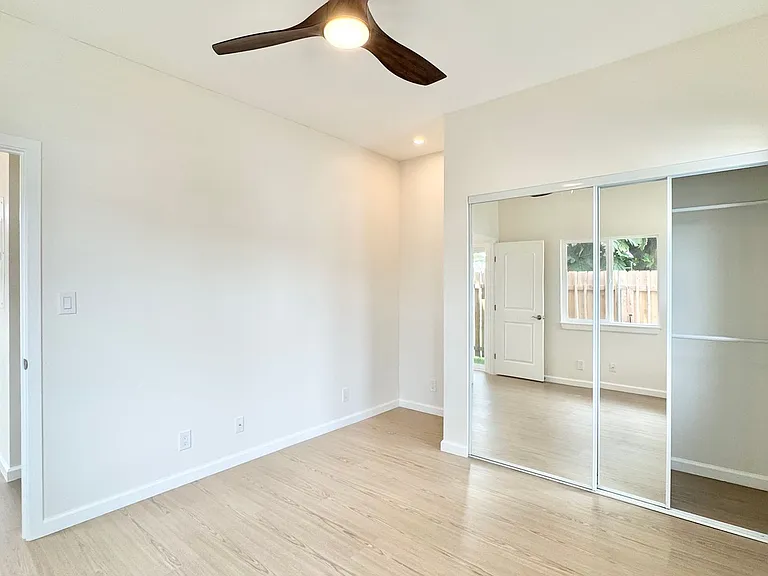 421 Olomana St #A — Photo 11