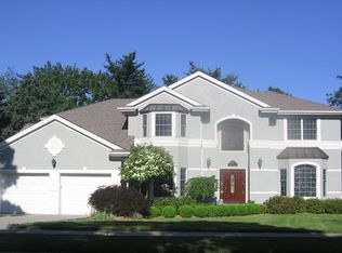 8 Patton Ln, Closter, NJ 07624