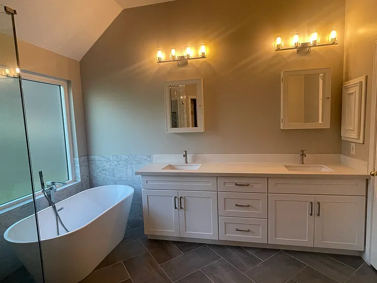 2838 Five Oaks Dr — Photo 16