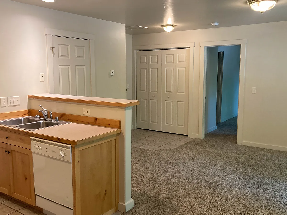 Building Photo - 607 Professional Dr #C