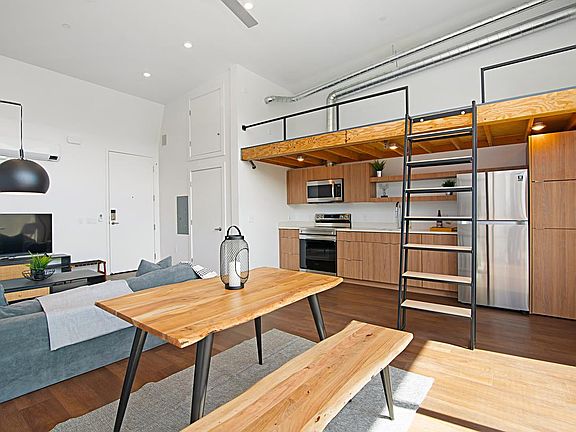5th image of 701 Robinson Ave APT 301