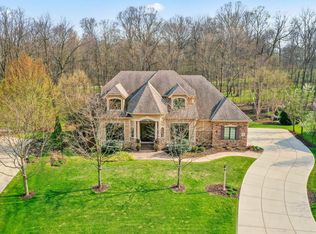 N54W21027 Carters Crossing Cir, Menomonee Falls, WI 53051