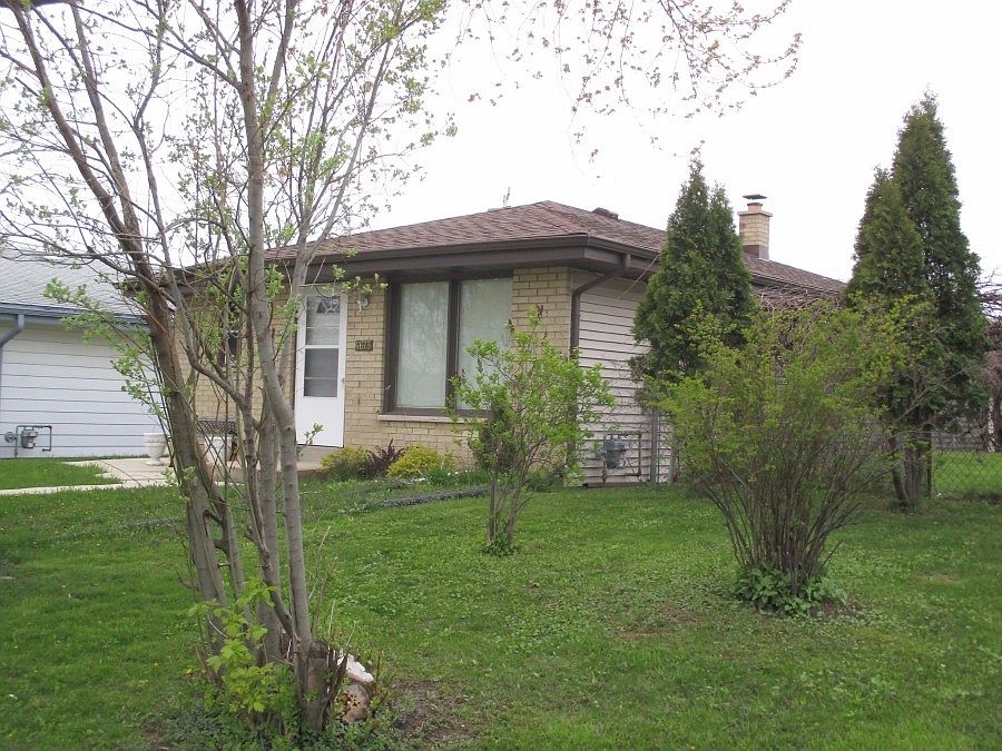 2nd image of 4673 S 46th St