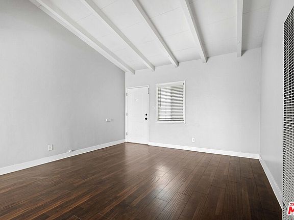4th image of 11913 Hart St #P