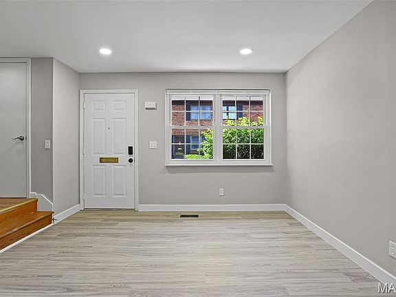 3rd image of 7965 Royal Arms Ct