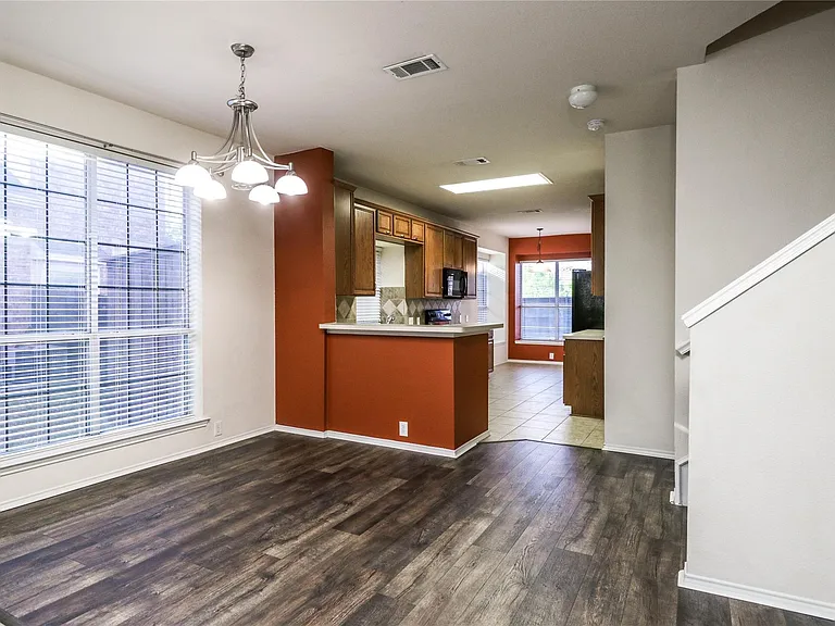 11232 Chaucer Dr — Photo 7