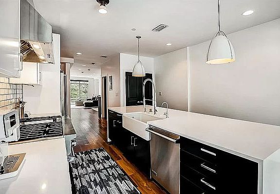 4th image of 518A Evergreen Ave #2