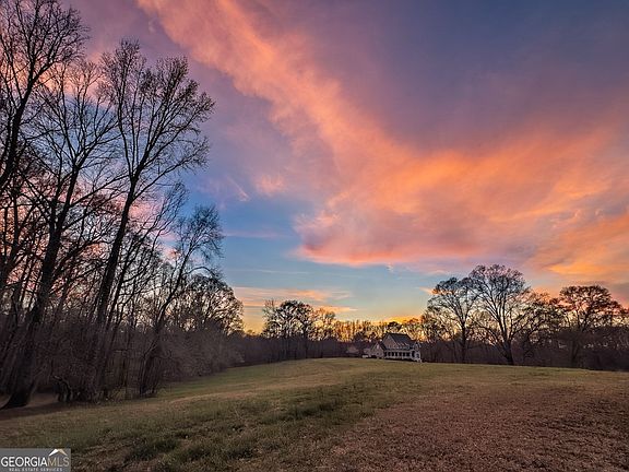 2nd image of 413 Morgan Mill Rd