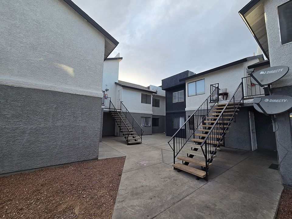 1st image of 1701 N Rancho Dr APT 25