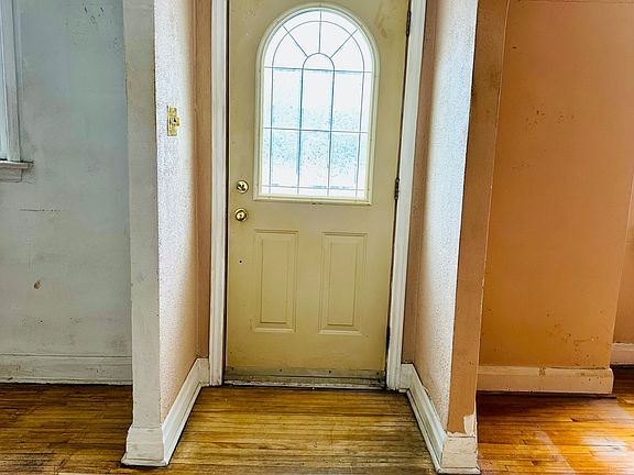 4th image of 27 Royal York Rd