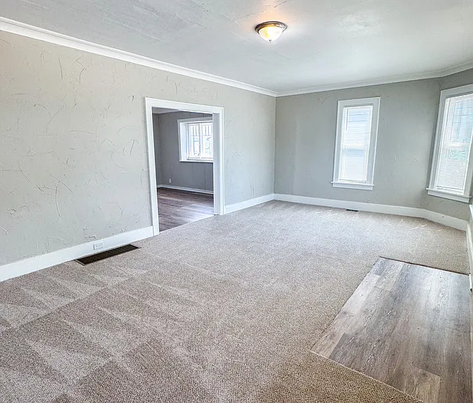 1338 Alpine Ave NW — Photo 4