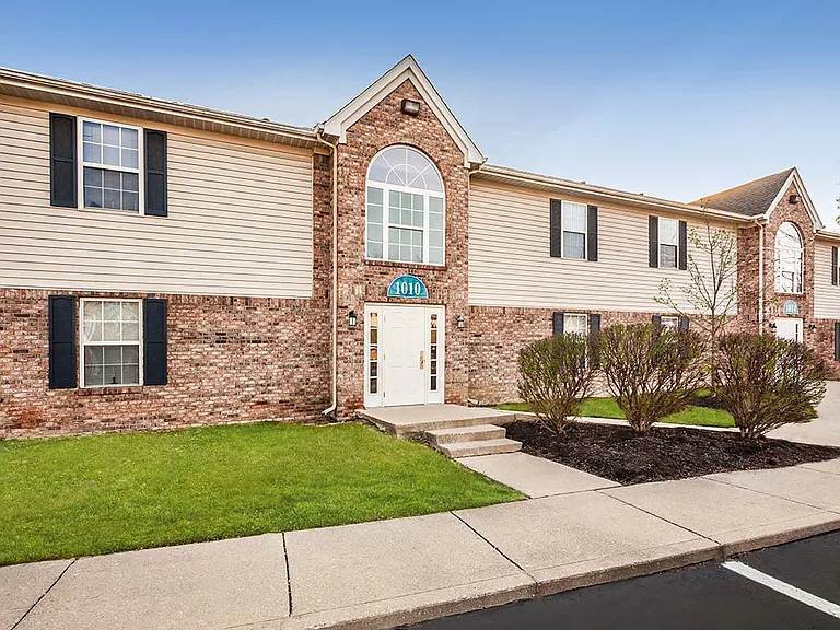 Bexley Village Apartments — Photo 37