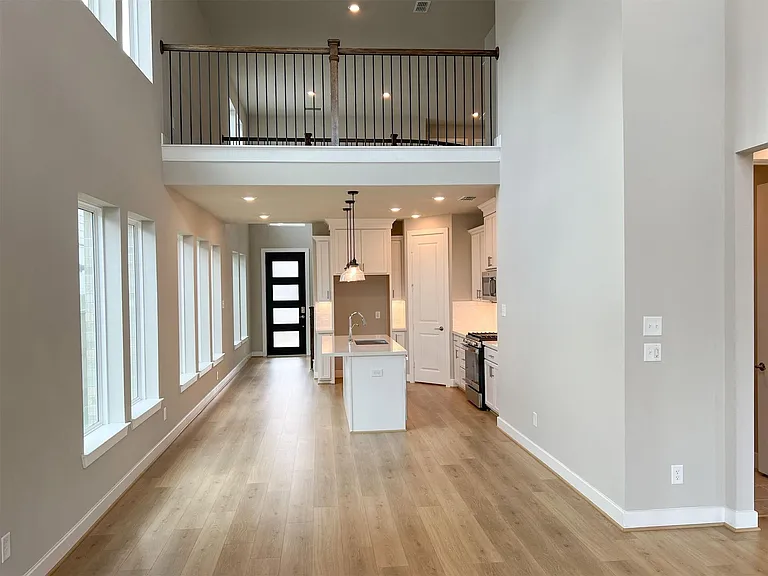 21818 Fitzroy Manor Ln — Photo 13