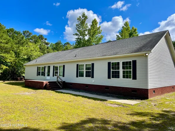 13 Cowtrain Road NW, Supply, NC 28462
