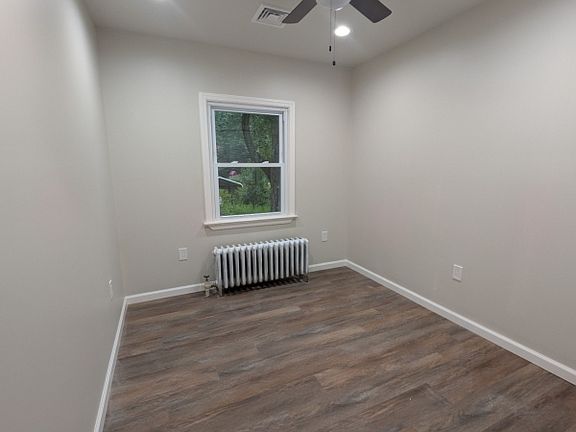 4th image of 213 York Rd