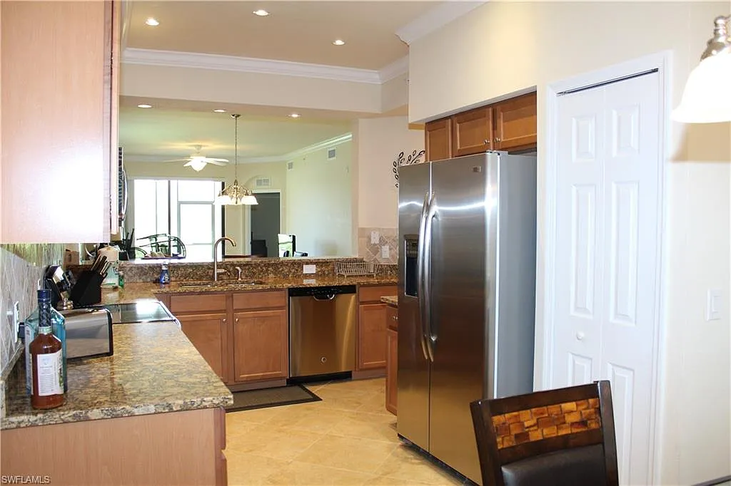 2 bed, 2.0 bath, 1408 sqft, $5,500 — Photo 4