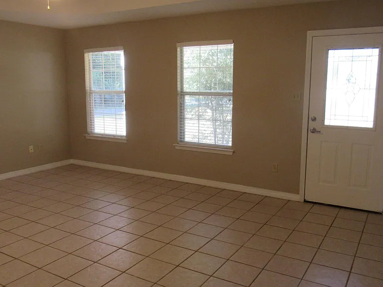 1700 Lake Mars Ave — Photo 5