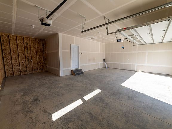 2nd image of 304 Isaac St