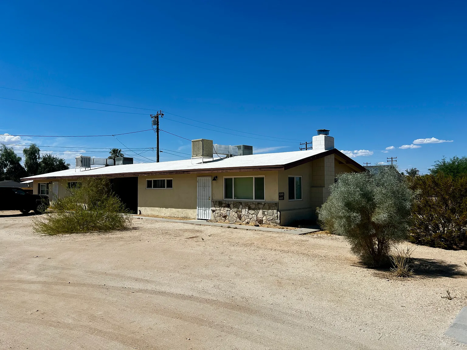 2 bed, 800 sqft, $1,300 — Photo 1