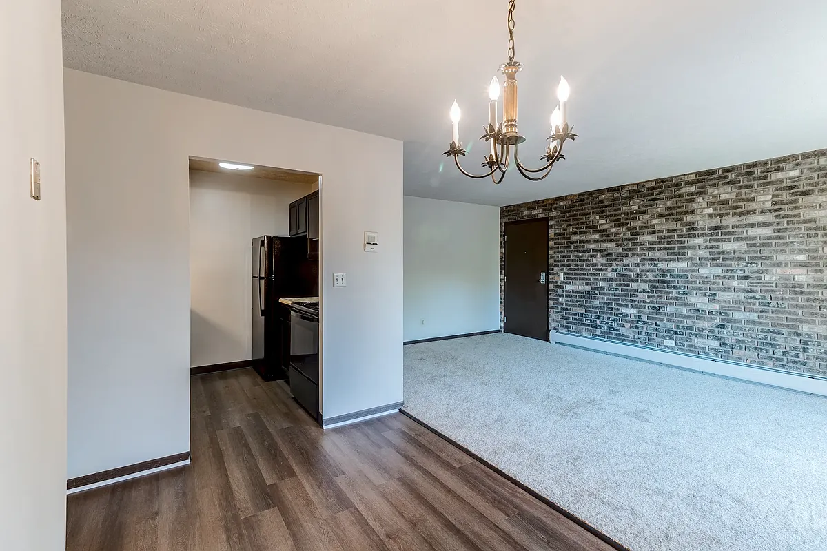 Building Photo - Stoneridge West Apartments