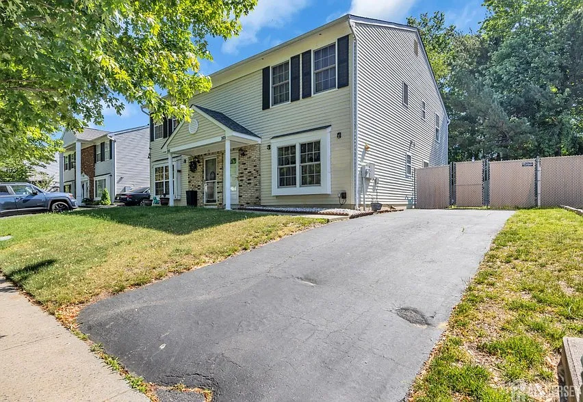 103 Brewster Cir