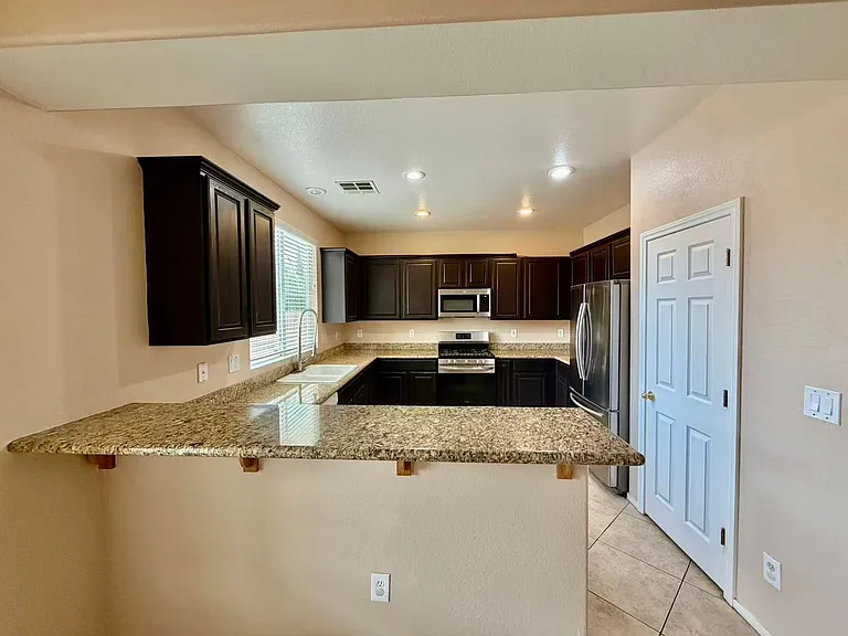 6068 Laughing Creek St — Photo 8