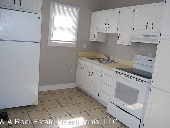 4th image of 868 Clarks Ln