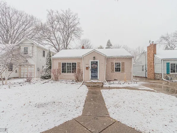 1437 10th St S, Fargo, ND 58103