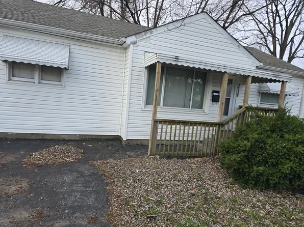 2328 Chambers Rd, Saint Louis, MO 63136