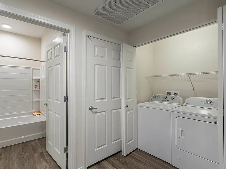 A3 751 SQ FT 1 Bed 1 Bath