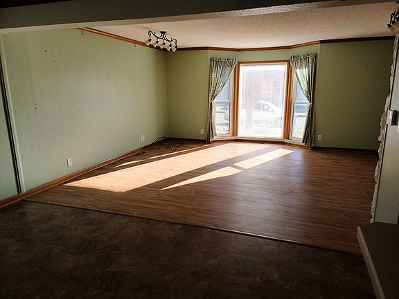 5th image of 219 S Westview Dr