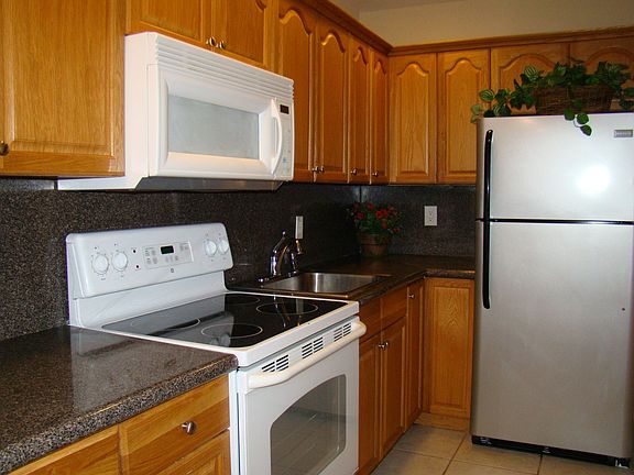 3rd image of 1941 NE 51st St #33
